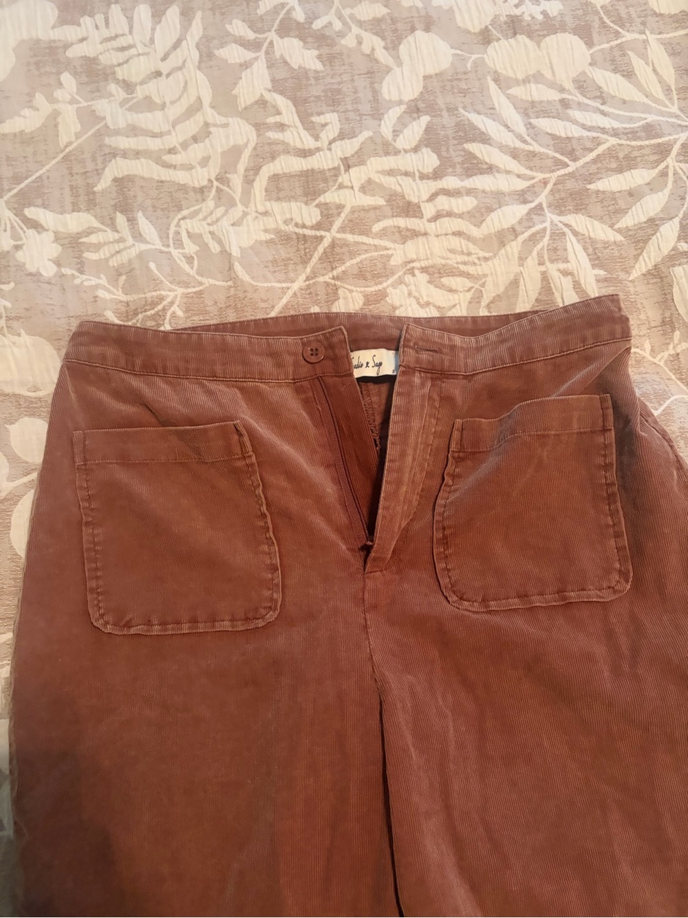 Sadie & Sage Rust Brown Corduroy Front-Pocket Trousers